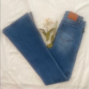 SIMPLE SOCIETY Classic Blue Women's Jeans. Size 28